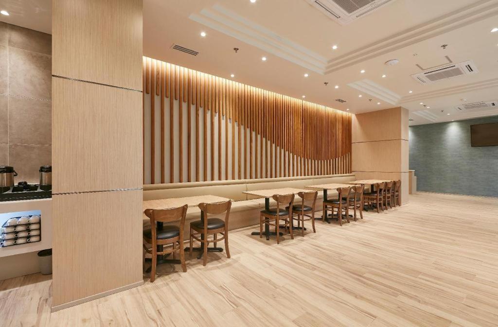 Wishton Hotel Yangon Luaran gambar